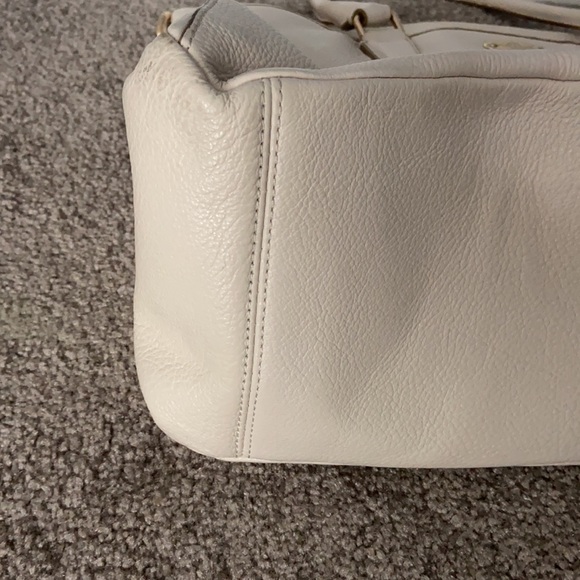 Cream Coach Handheld Bag - Picture 11 of 12